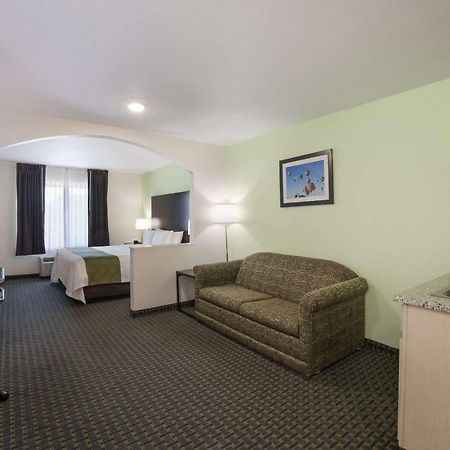 Quality Inn & Suites Clayton, Nm Bagian luar foto