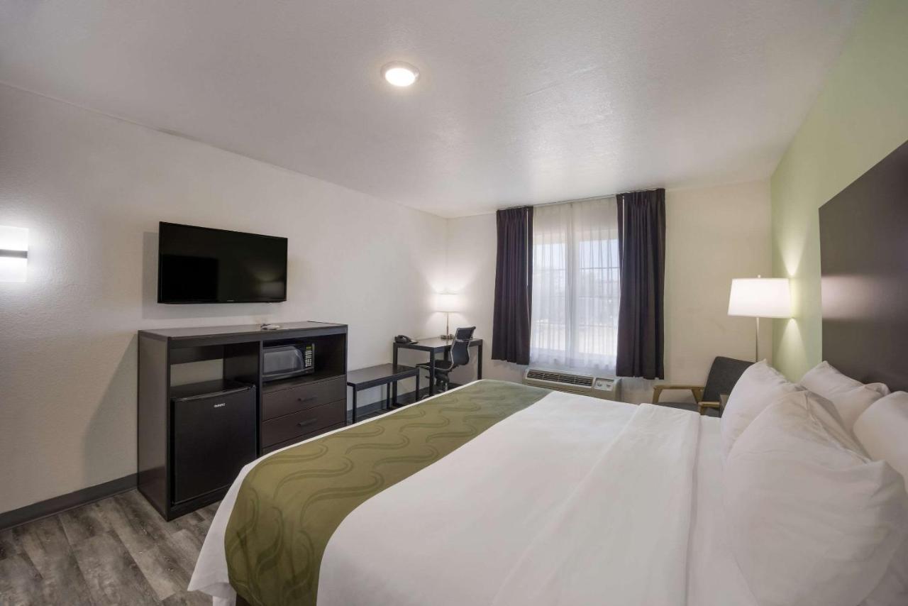 Quality Inn & Suites Clayton, Nm Bagian luar foto