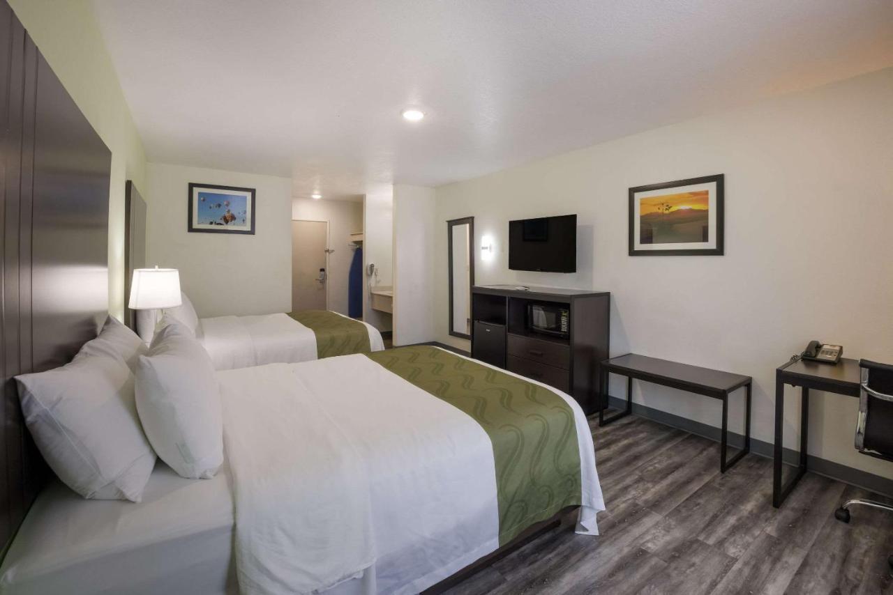 Quality Inn & Suites Clayton, Nm Bagian luar foto
