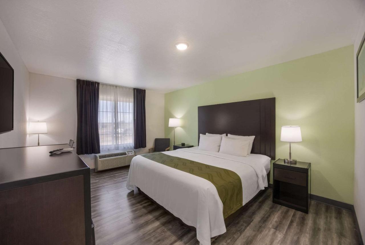 Quality Inn & Suites Clayton, Nm Bagian luar foto