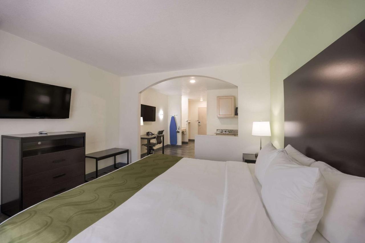 Quality Inn & Suites Clayton, Nm Bagian luar foto