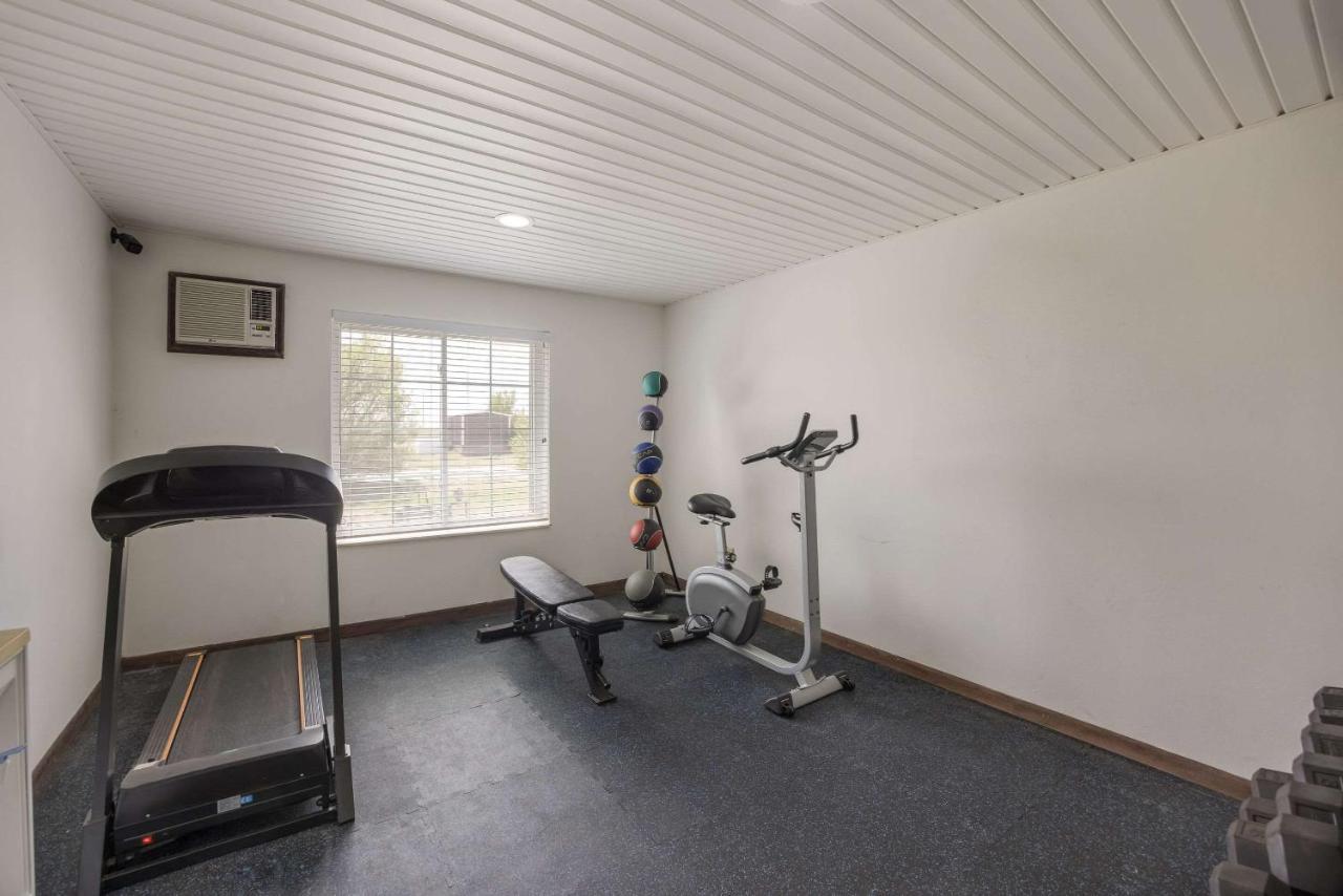 Quality Inn & Suites Clayton, Nm Bagian luar foto