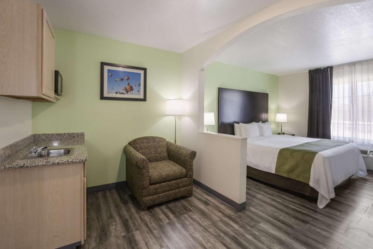 Quality Inn & Suites Clayton, Nm Bagian luar foto