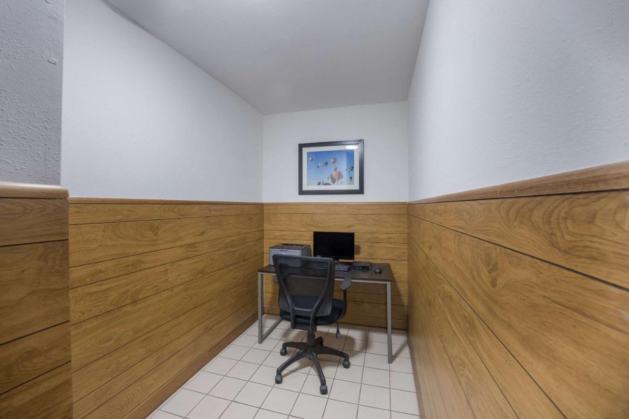 Quality Inn & Suites Clayton, Nm Bagian luar foto