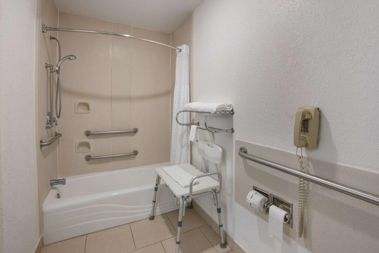 Quality Inn & Suites Clayton, Nm Bagian luar foto
