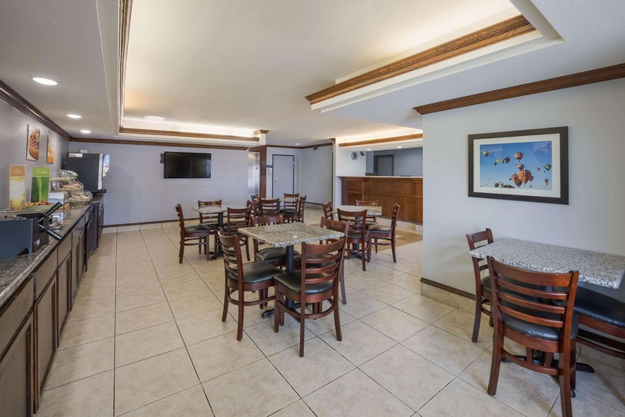 Quality Inn & Suites Clayton, Nm Bagian luar foto