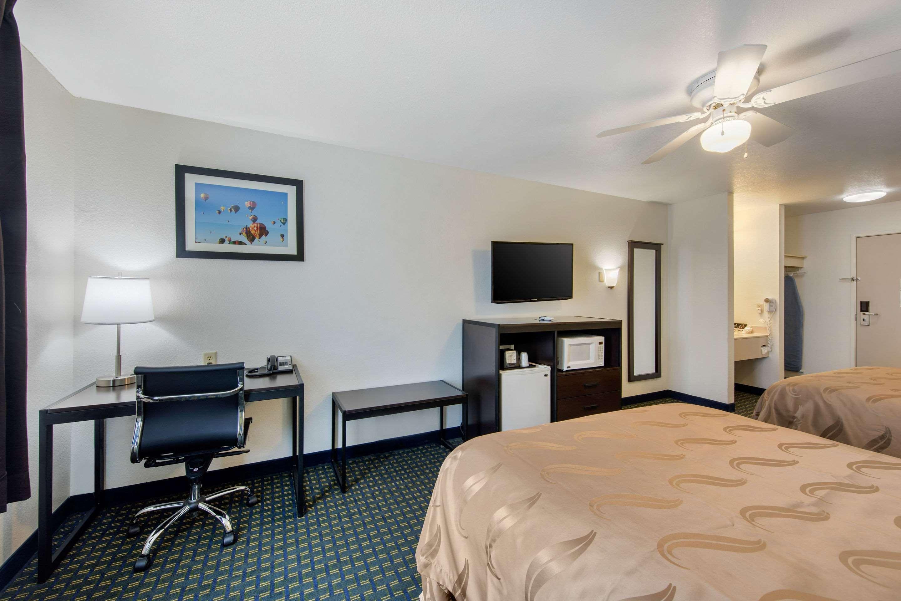 Quality Inn & Suites Clayton, Nm Bagian luar foto