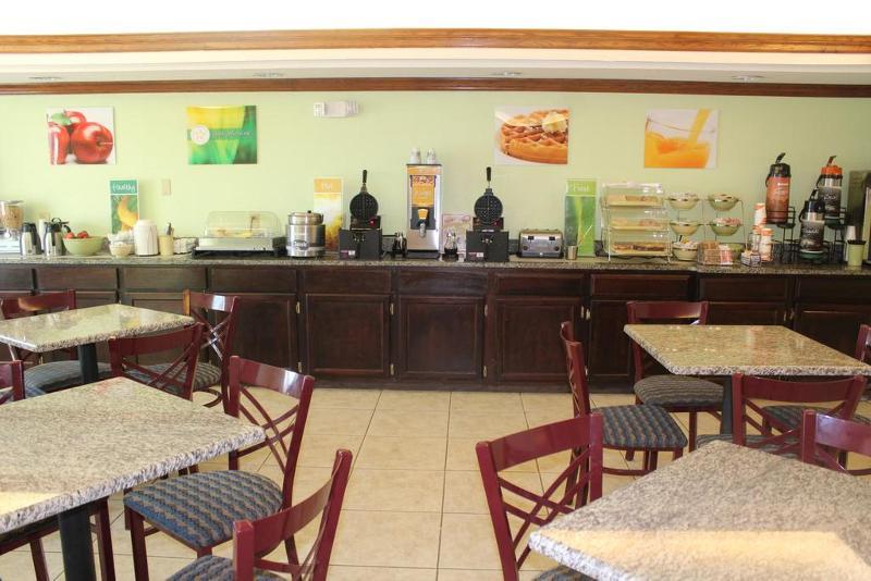 Quality Inn & Suites Clayton, Nm Bagian luar foto