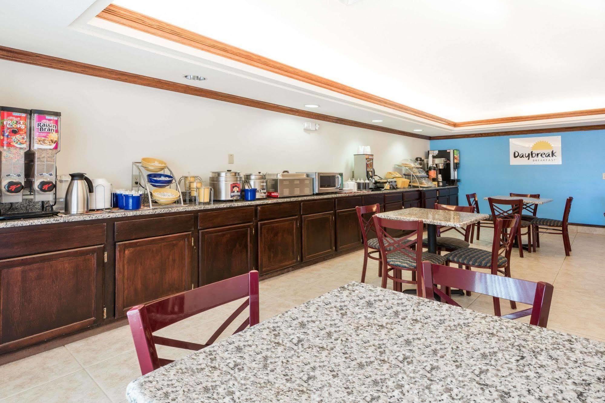 Quality Inn & Suites Clayton, Nm Bagian luar foto