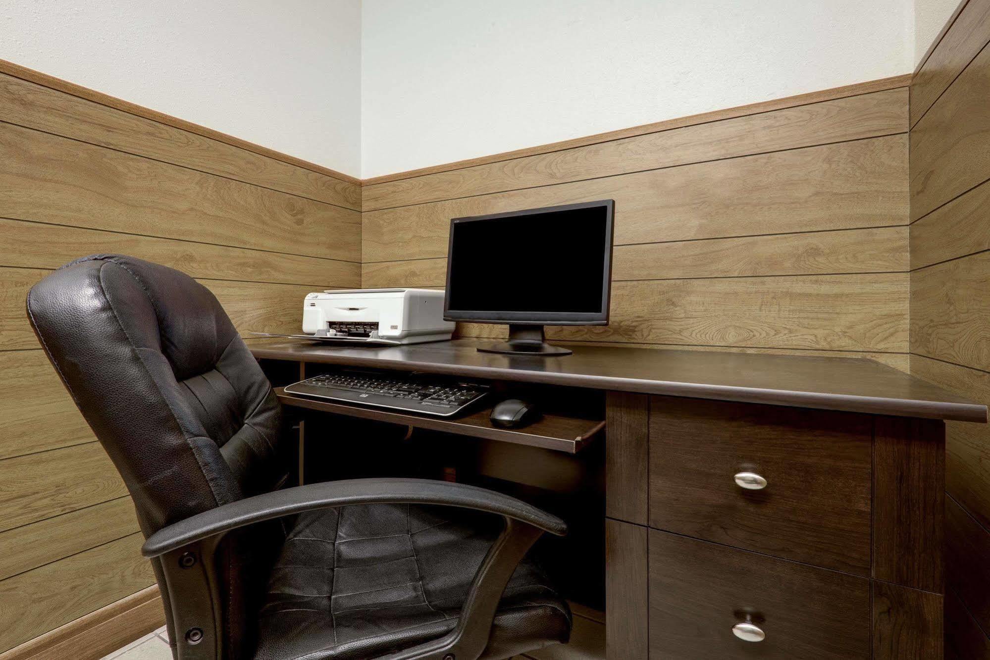 Quality Inn & Suites Clayton, Nm Bagian luar foto