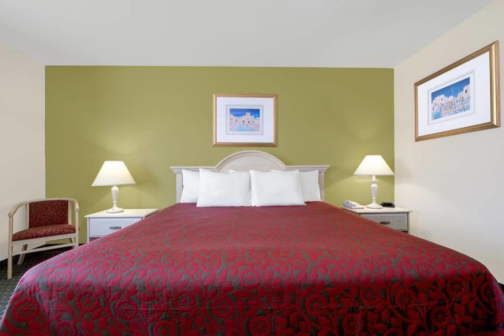 Quality Inn & Suites Clayton, Nm Bagian luar foto